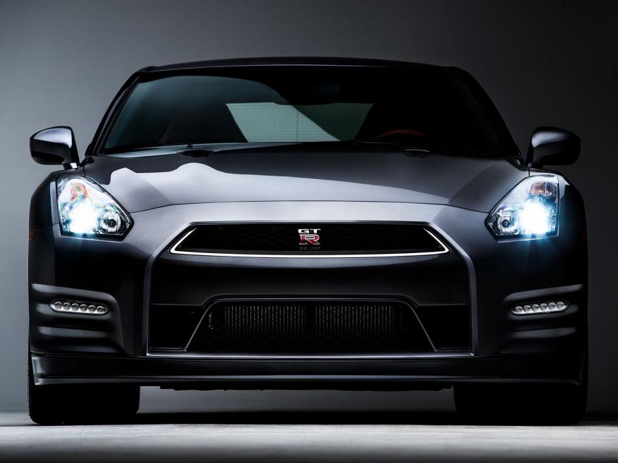  Nissan GT-R Premium Edition 2012 года  (фото 2 из 9)